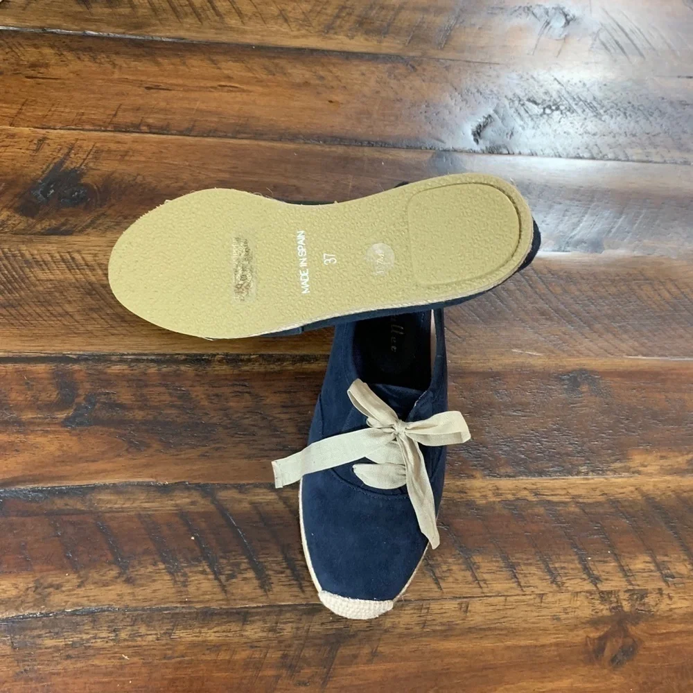 Bettye Muller Eve Suede Espadrille Flats Navy Blue Bow Tie Shoes Size 7